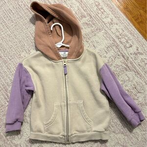 H&M color block, cozy hooded zip-up sweatshirt for toddlers.